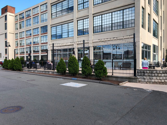 The outdoor patio at the Thomas Hooker Brewery Colt taproom